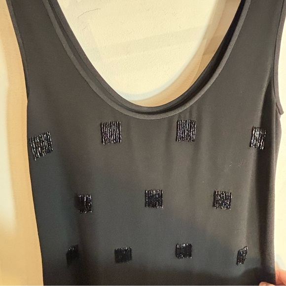 ELIZABETH & JAMES Sz XS Sccop Neck Beaded Clusters Sleeveless Lined Mini Dress - Picture 10 of 15